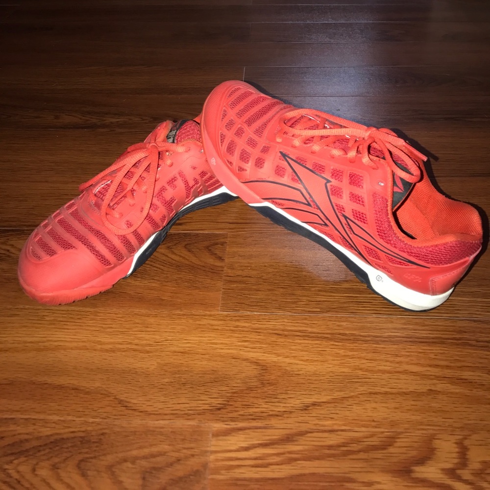 Red Crossfit Nanos Size 8