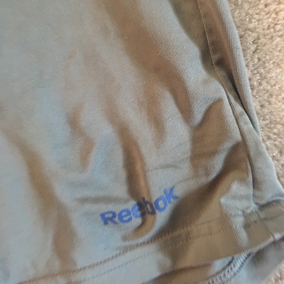 Reebok t shirt - Picture 2 of 2