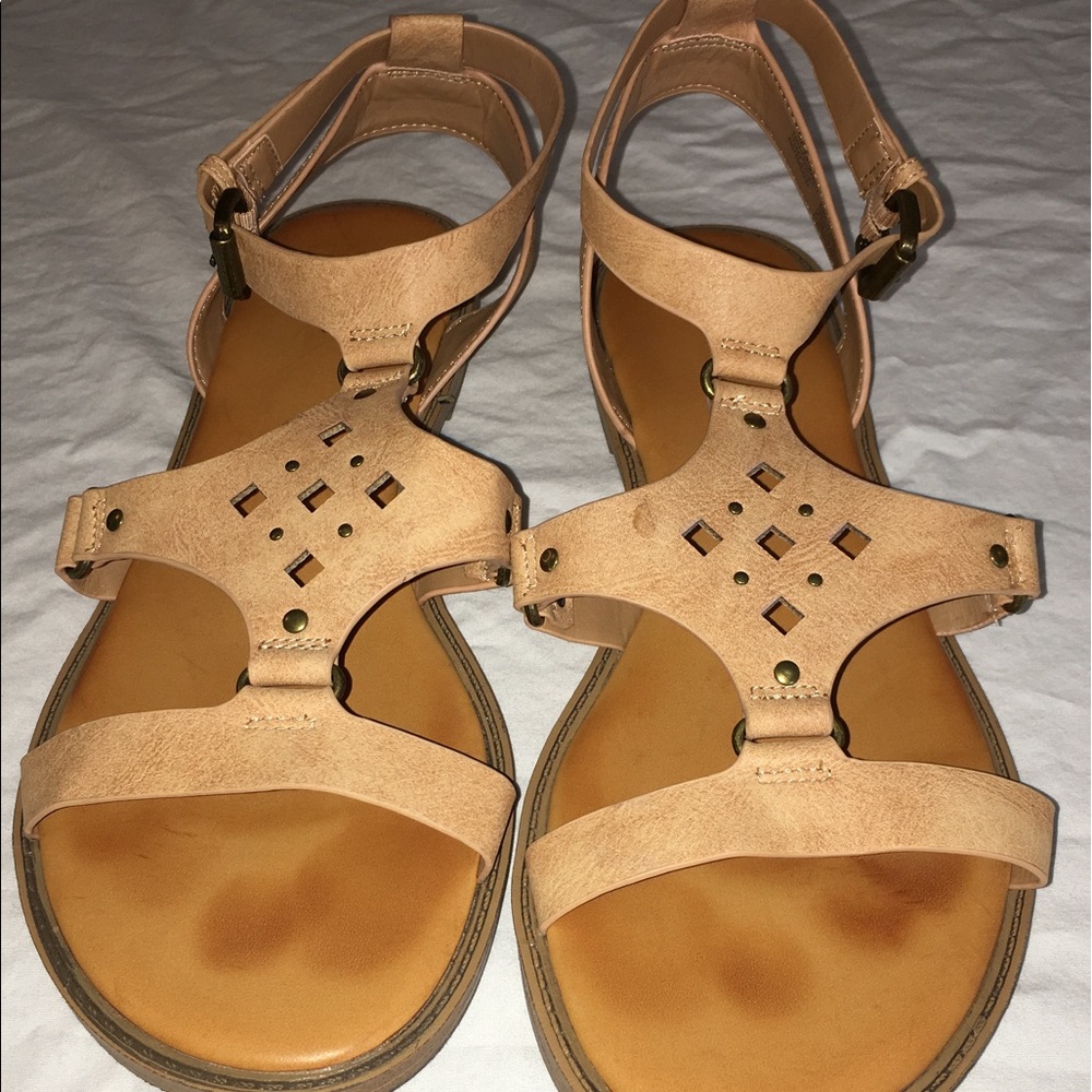 Women's tan sandals