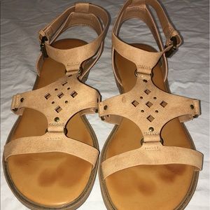 Women's tan sandals