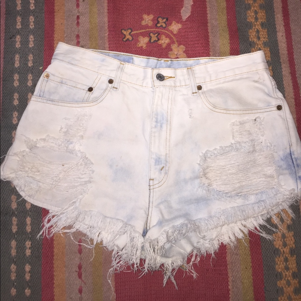 Levi distressed high wasted shorts