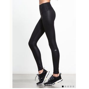 Alo Yoga High Waist Airbrush Legging- Black Glossy
