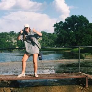 Meet your Posher, Sara