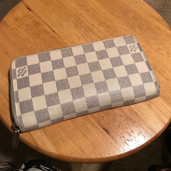 Louis Vuitton Handbags - 💯 AUTHENTIC ‼️ LOUIS VUITTON Azur Zippy Wallet