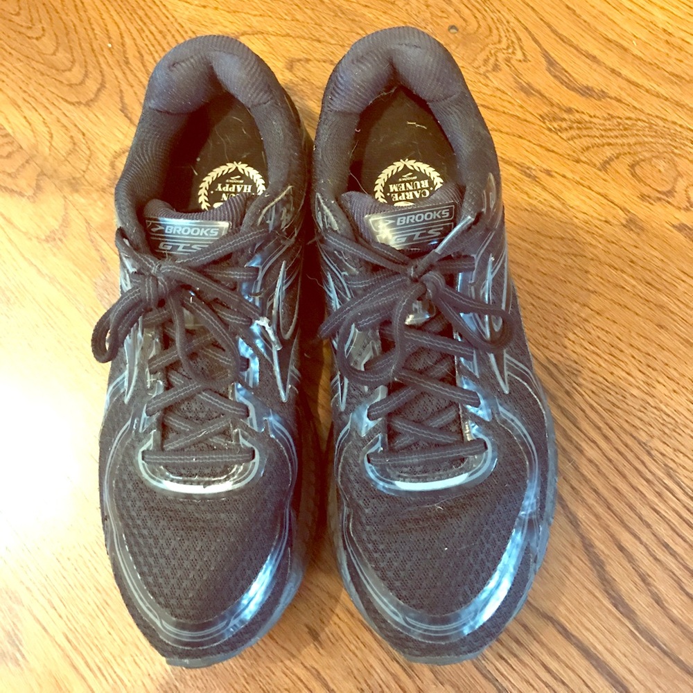 EUC Brooks Adrenaline GTS 16