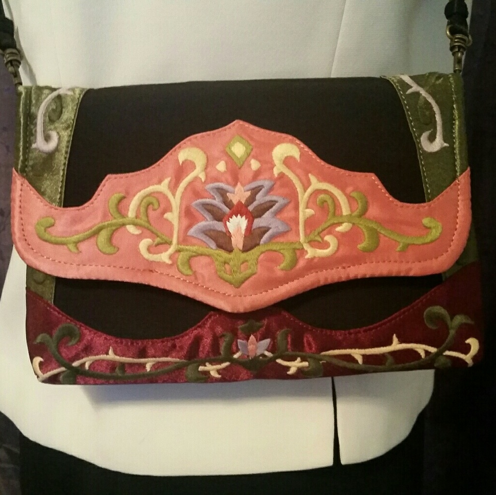 BEAUTIFUL satin floral purse - OMG!