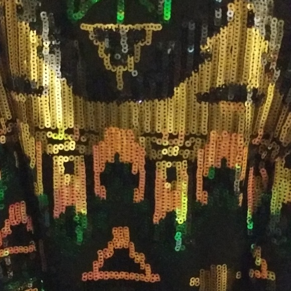 Top - Picture 2 of 3