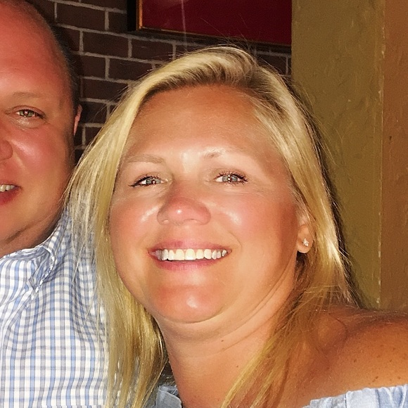 Meet your Posher, Julie - Picture 1 of 1