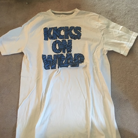 Nike t shirt - Picture 1 of 2