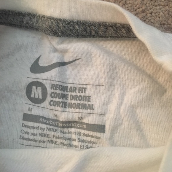 Nike t shirt - Picture 2 of 2