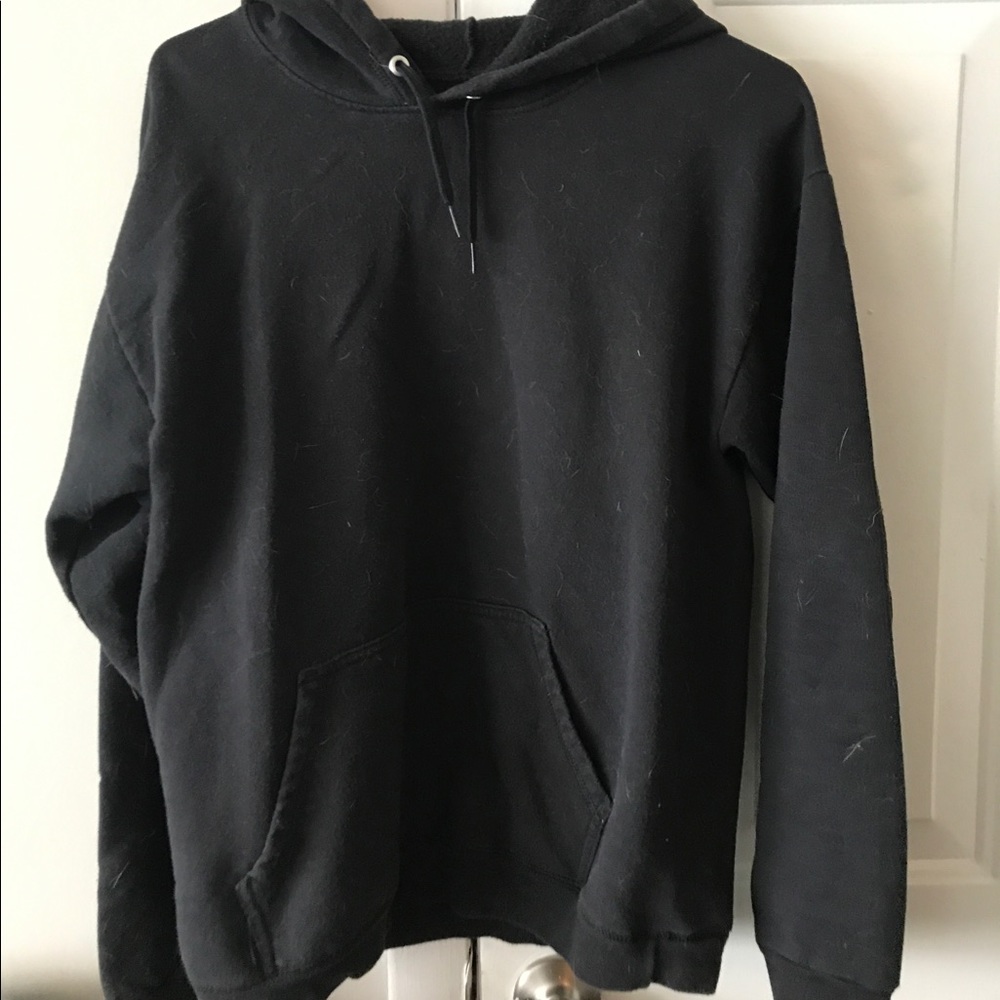 Black sweatshirt