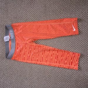 Orange Nike pro Capri ( kids )