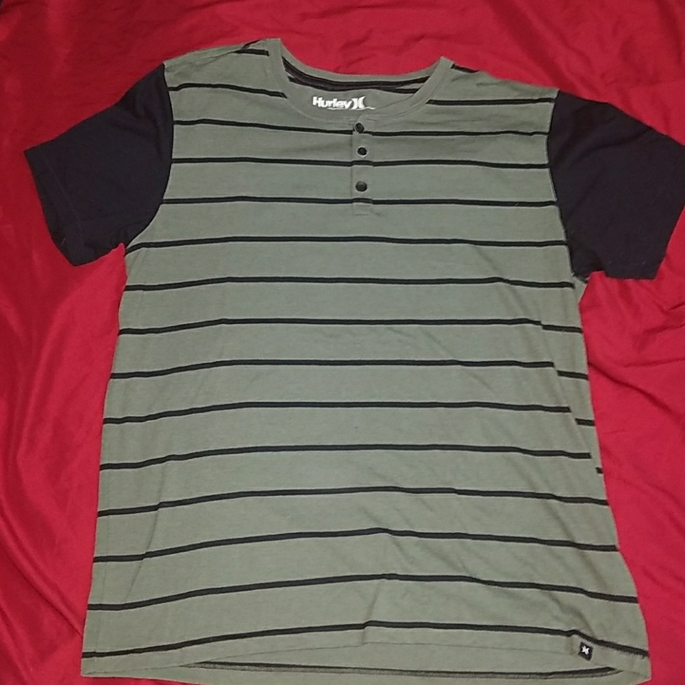 Hurley 3 button tee