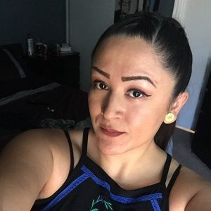 Meet your Posher, Claudia