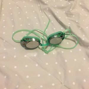 Speedo Vanquisher Swimming Googles