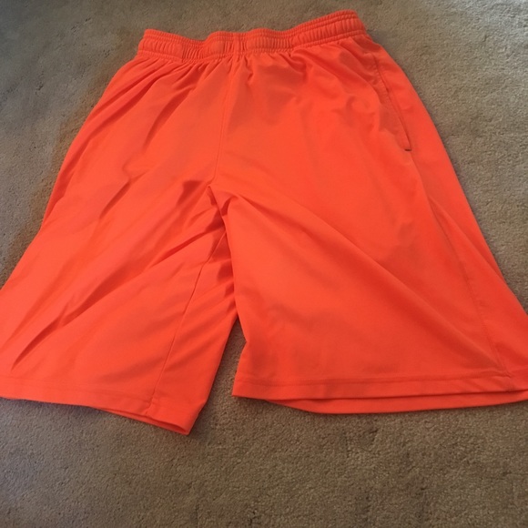 Orange under armour shorts - Picture 1 of 2