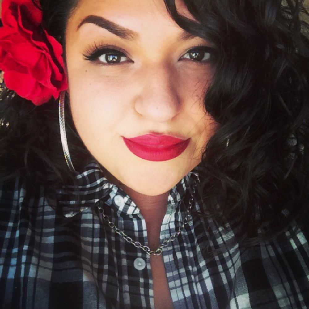 Meet your Posher, Danielle