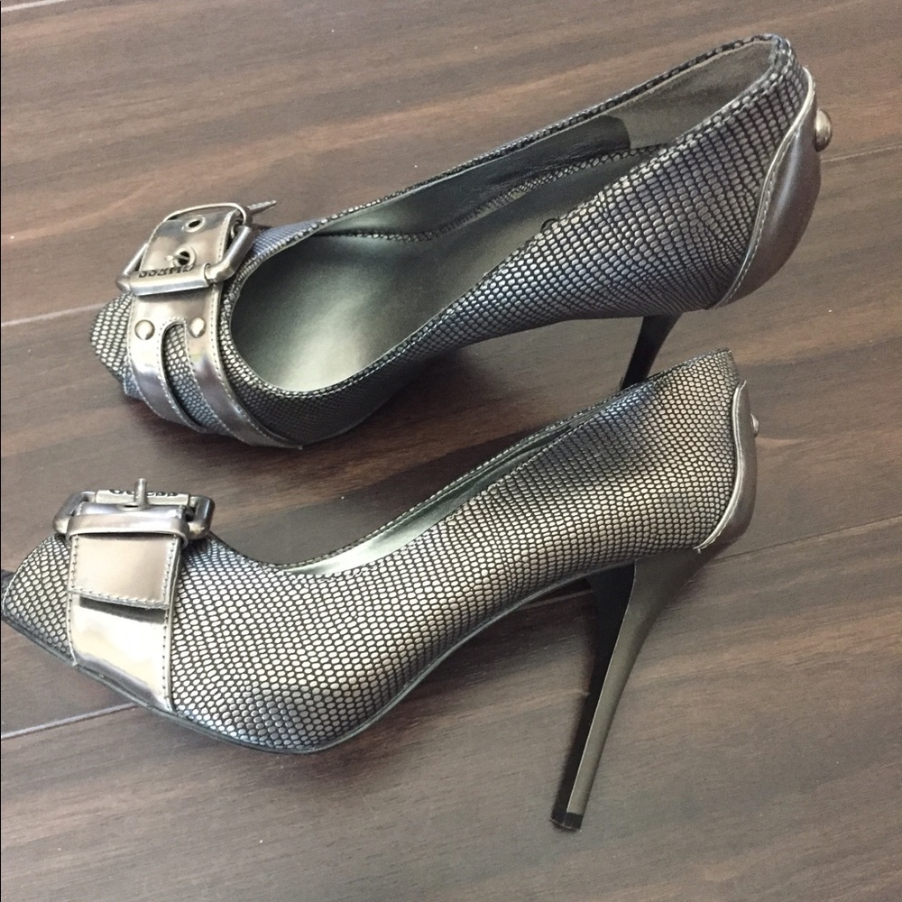 Pumps - Picture 4 of 4