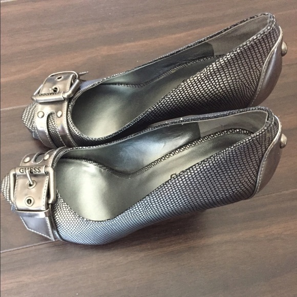 Pumps - Picture 3 of 4