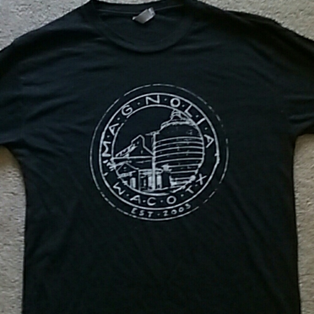 "Magnolia"  Silos short sleeved t-shirt