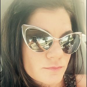 Meet your Posher, Christina