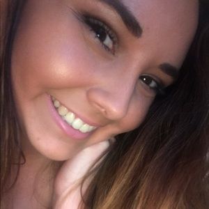 Meet your Posher, Carlee