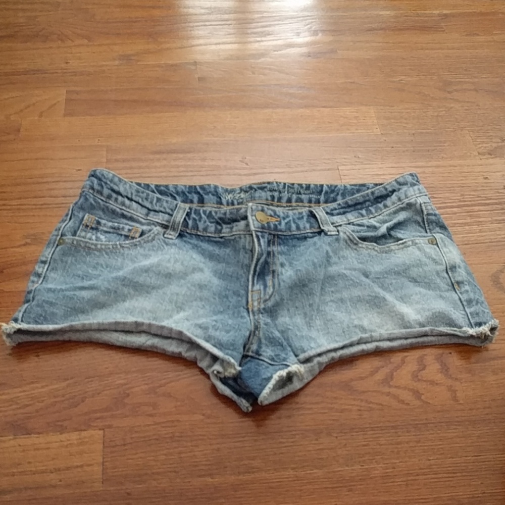 Mossimo denim Low Rise Short Short