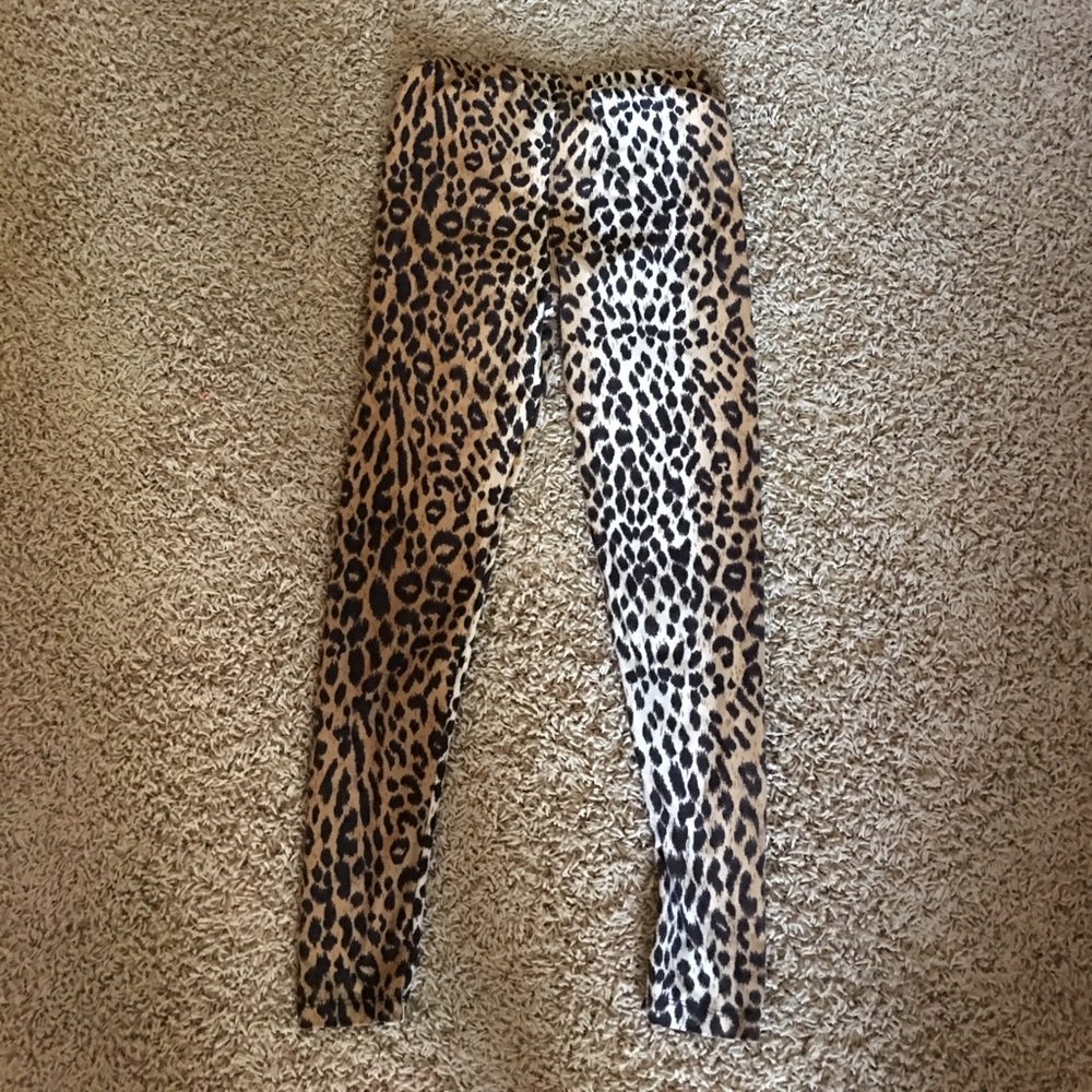 Women's cheetah print leggings