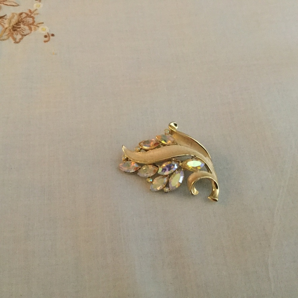 Vintage Trifari Brooch