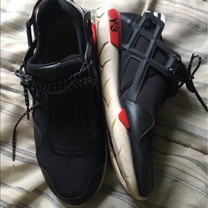 Y-3 Qasa Racer Black/Red 9.5 Yohji Yamamoto