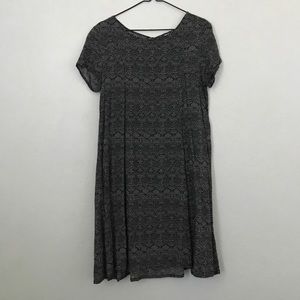 H&M black and white shift dress