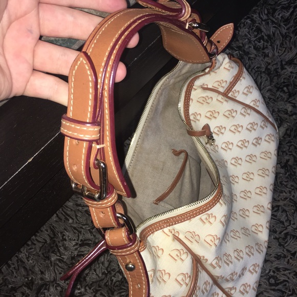 Dooney & Bourke - Picture 3 of 4