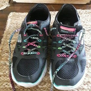 Skechers relaxed fit memory fit