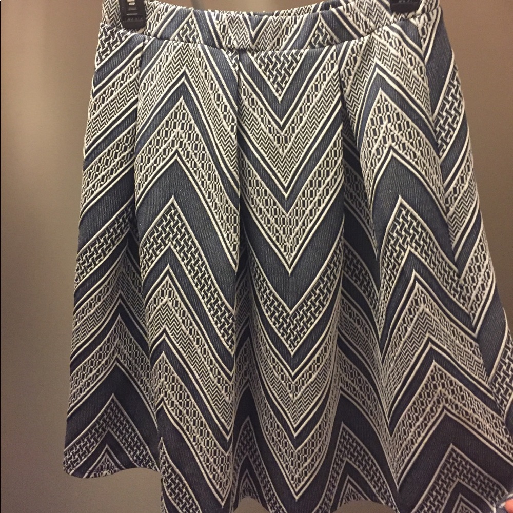 Chevron knee length skirt