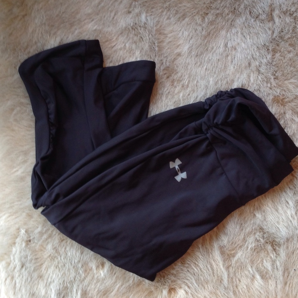 UNDER ARMOUR Black workout Capri