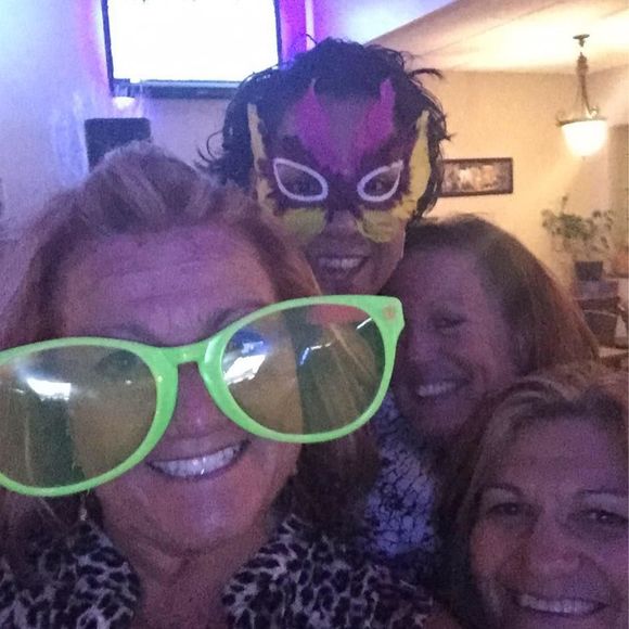 Meet your Posher, Donna - Picture 1 of 1