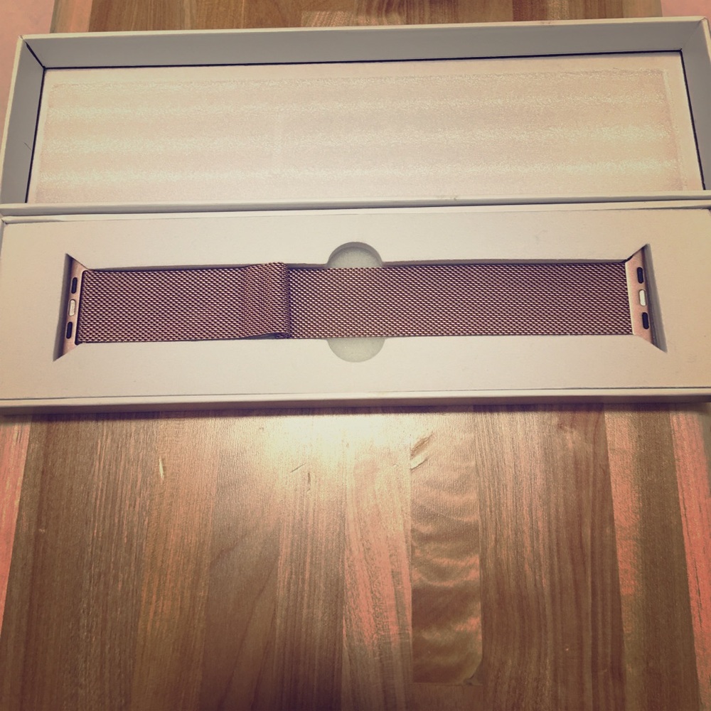 Apple Watch band rose gold