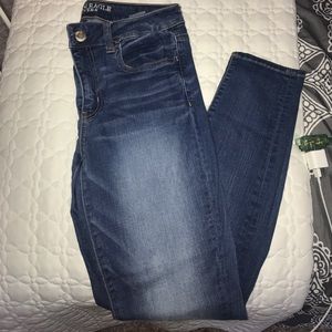 American Eagle Skinny Jeans Stretchy!!