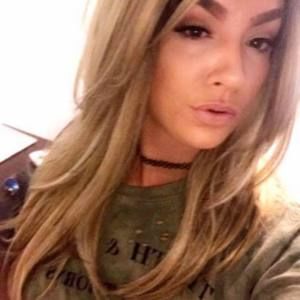 Meet your Posher, Molly