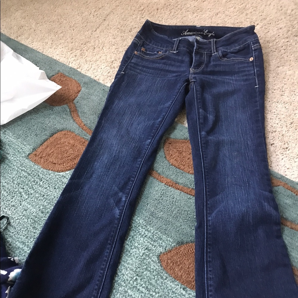 American Eagle jeans, artist