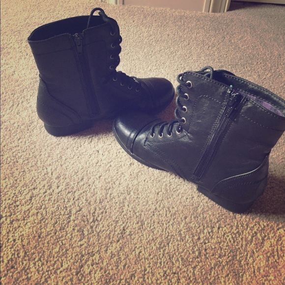 Combat boots - Picture 1 of 1