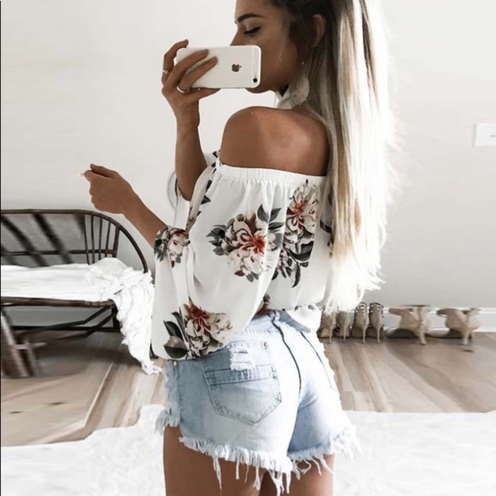 HP ๐๐Boho Floral Off Shoulder Blouse - Picture 3 of 6