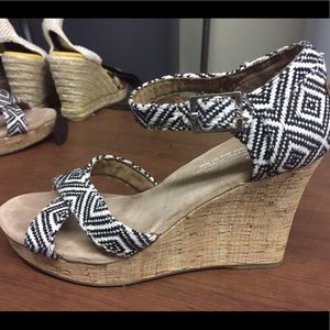 Toms Wedges