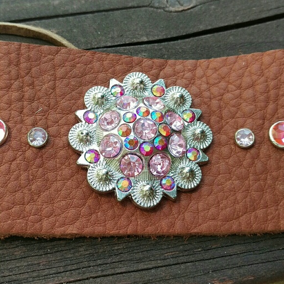 Leather cuff bracelet - Picture 3 of 3