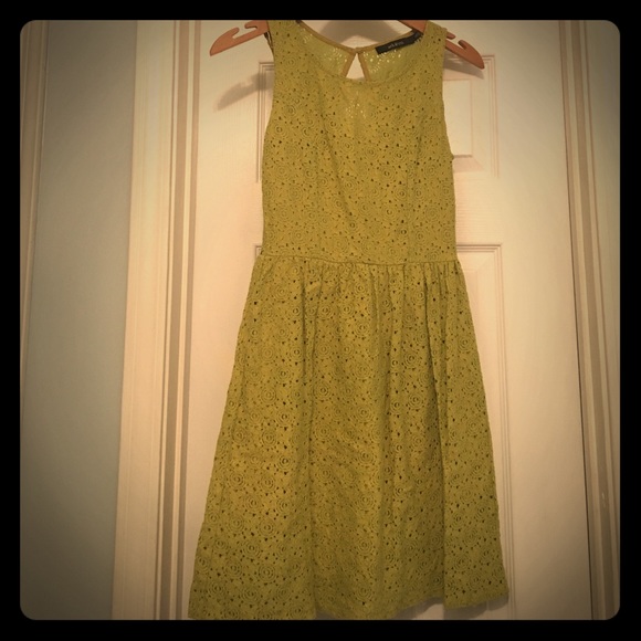 Green, lace dress with key hole back! - Picture 1 of 2