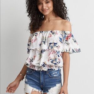 NWOT off the shoulder Top American Eagle