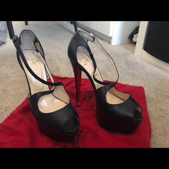 Original Christian Louboutin black leather heels - Picture 4 of 4