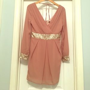 Dusty pink dress with small sequin accents