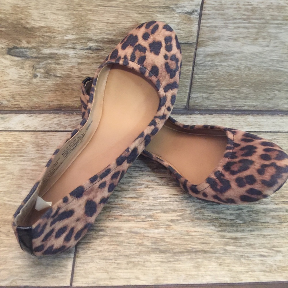 Mossimo leopard flats size 9