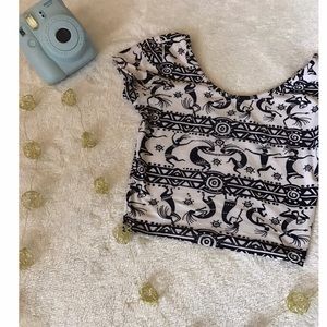 🌸5for25🌸 kokopelli crop top! Black and white